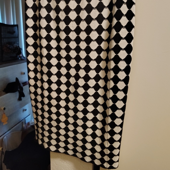Black and white knit skirt size extra large - Picture 3 of 4